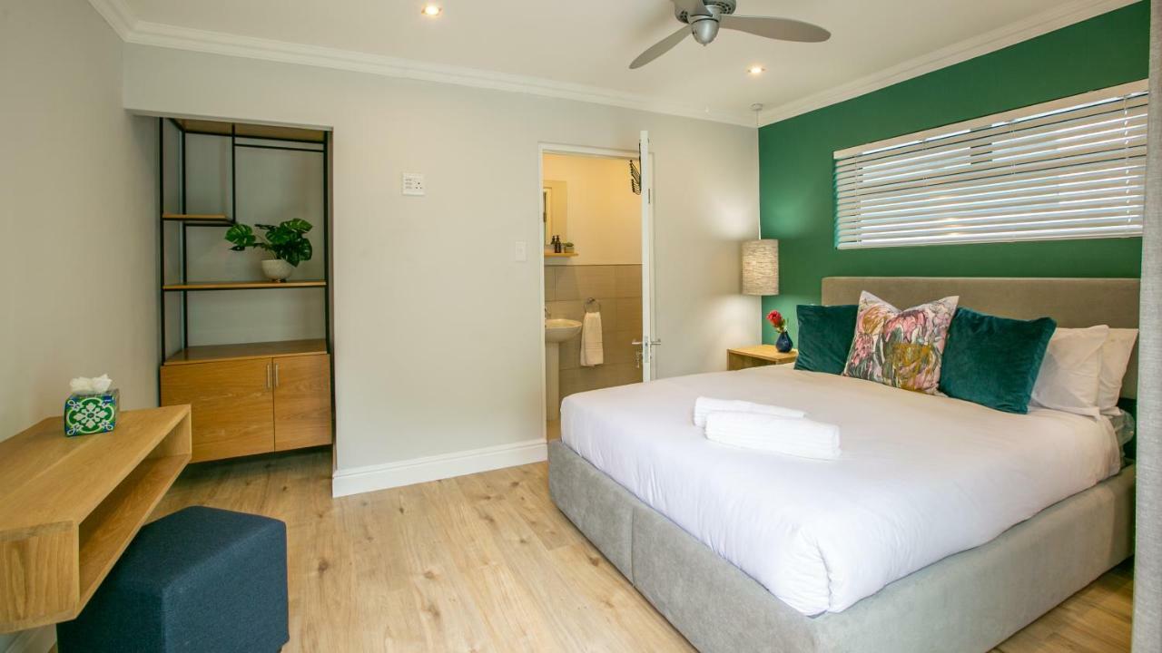 Hout & About Guest House 호우트베이 외부 사진